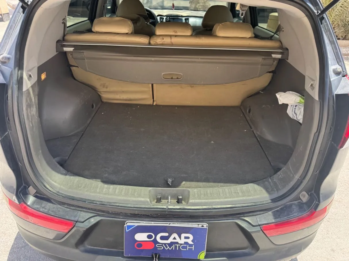 Car image 18