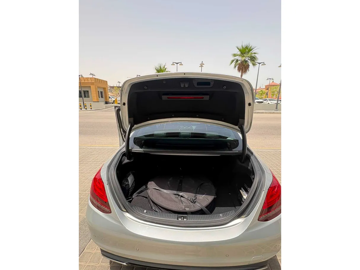 Car image 36