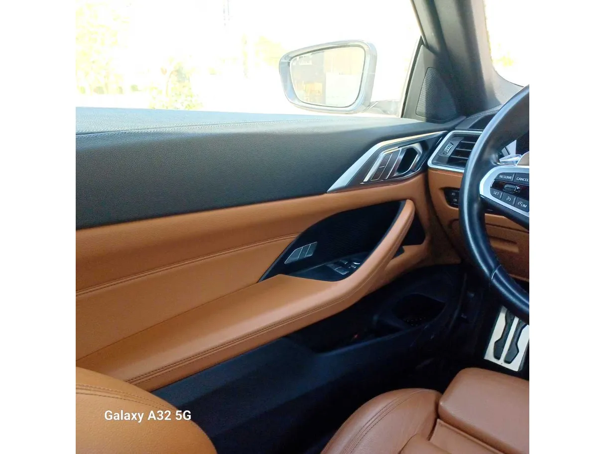 Car image 27