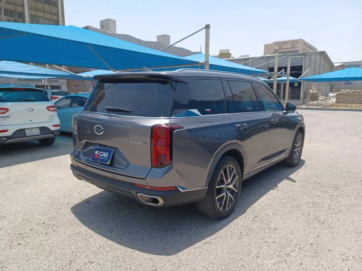 Car image 5