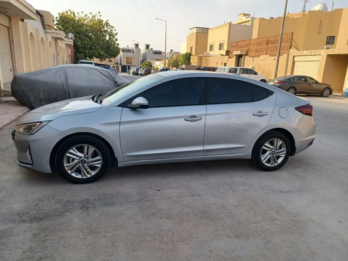 Car image 8