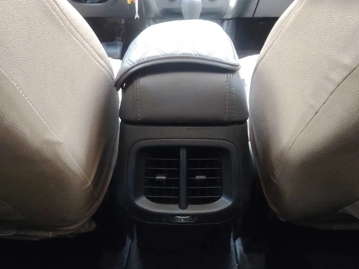 Car image 25
