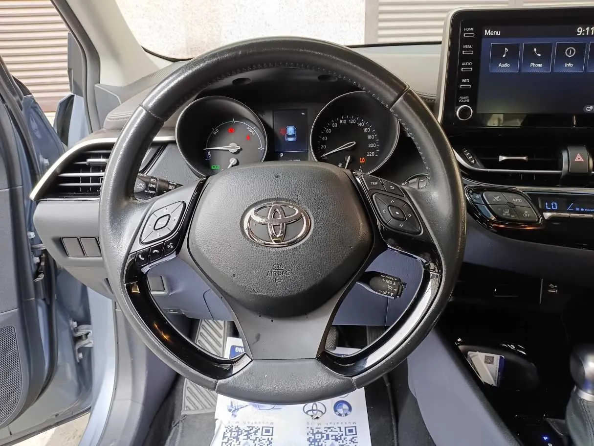 Car image 17