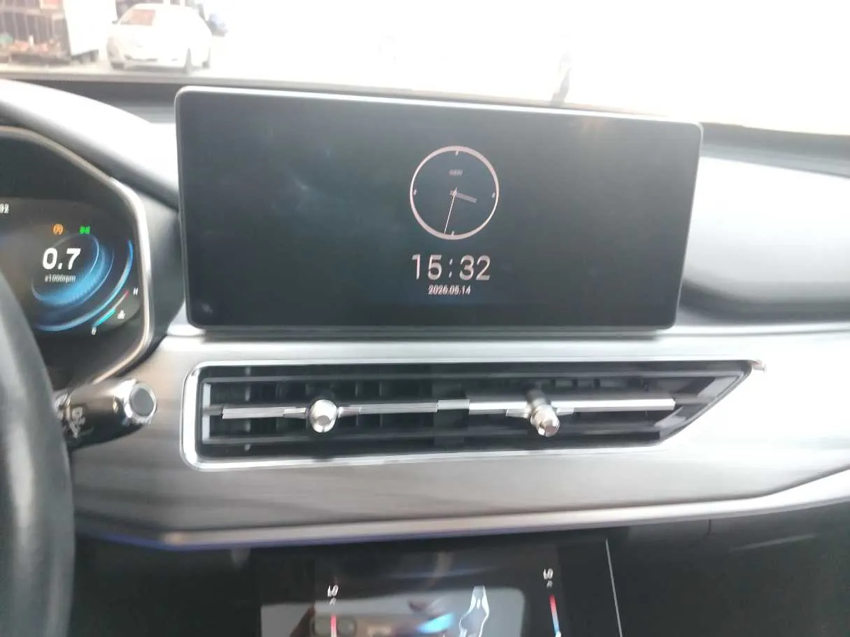 Car image 26