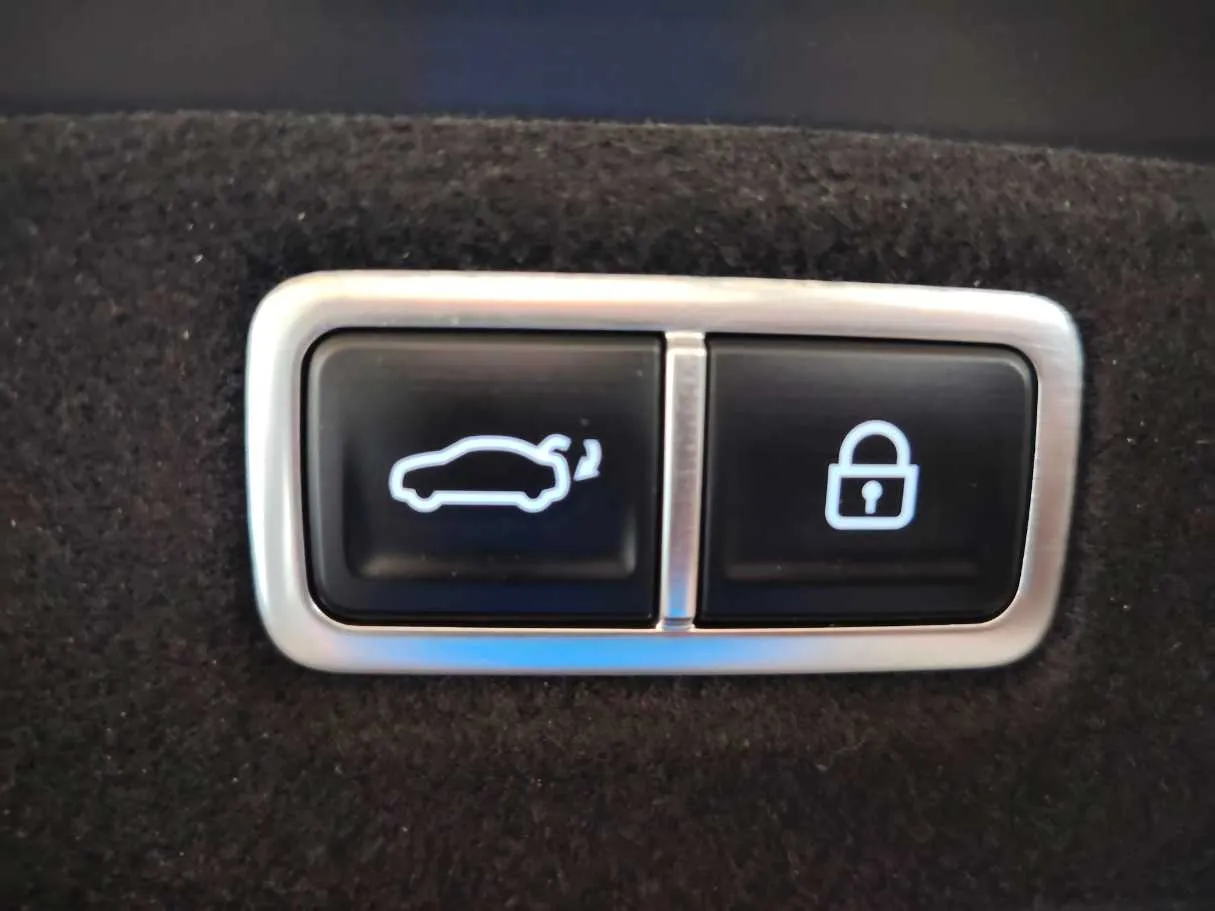 Car image 33