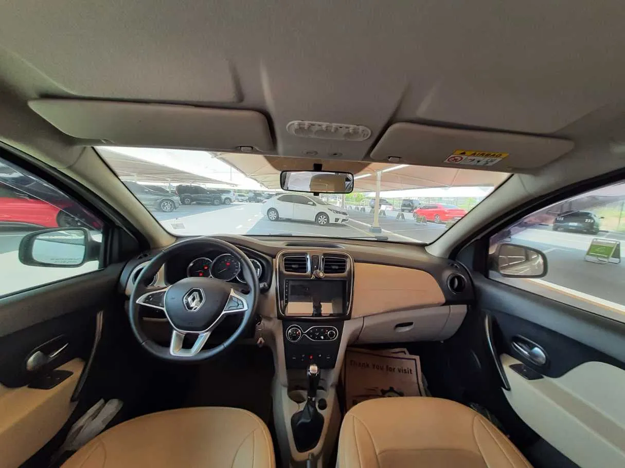Car image 17