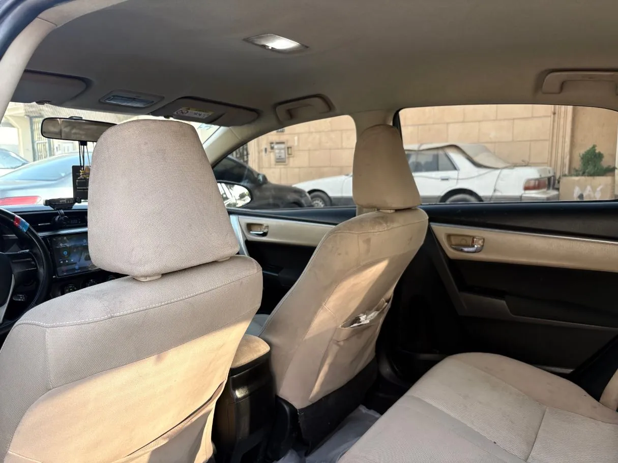 Car image 17
