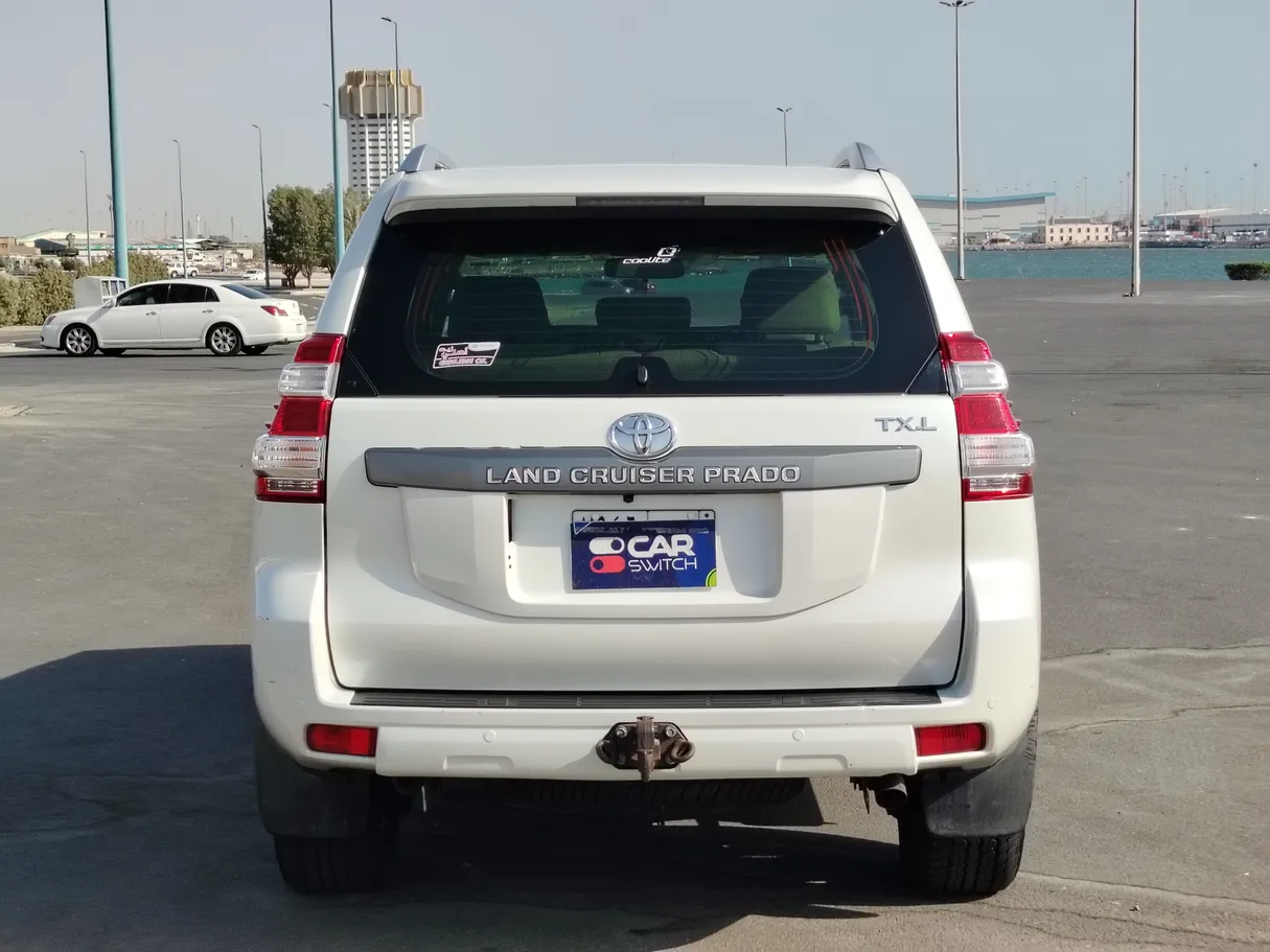 Car image 6