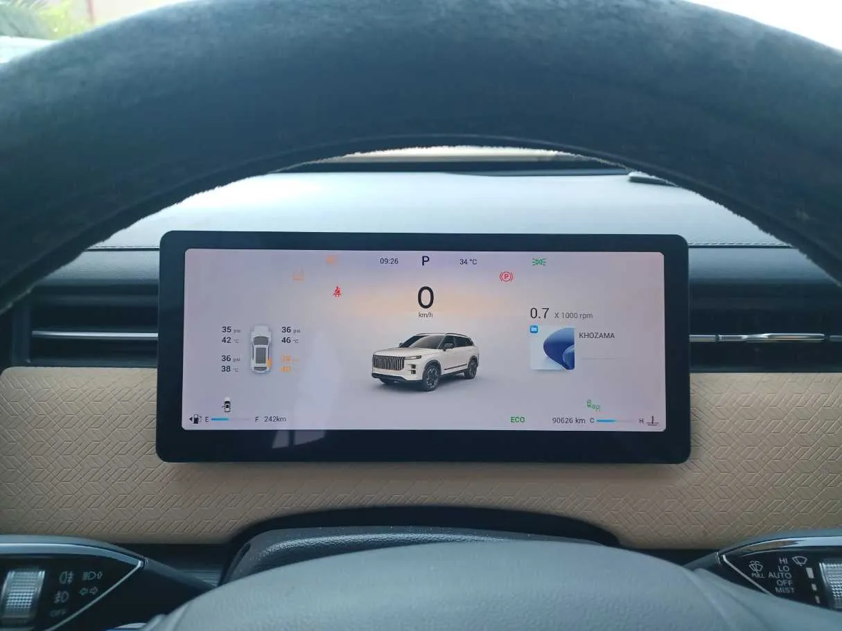 Car image 16