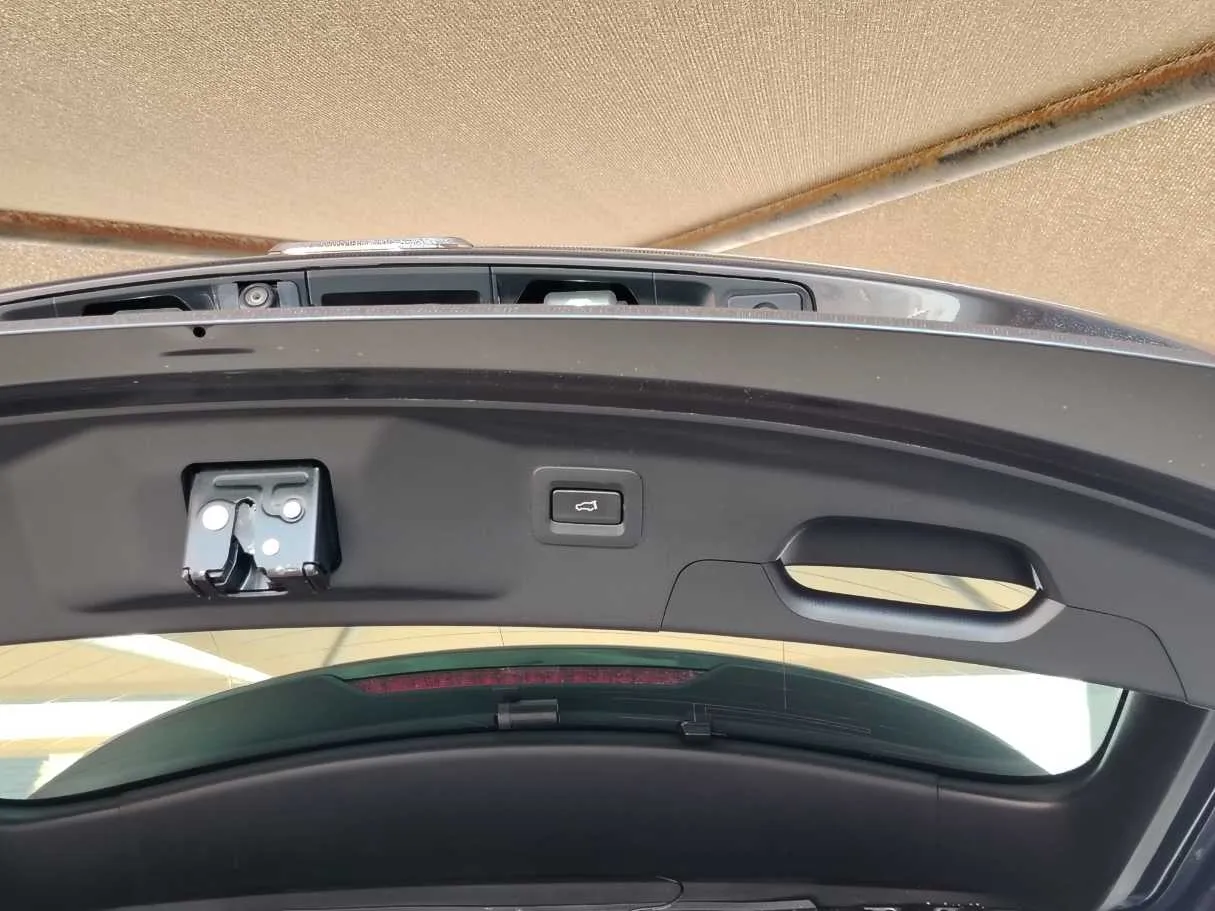 Car image 39
