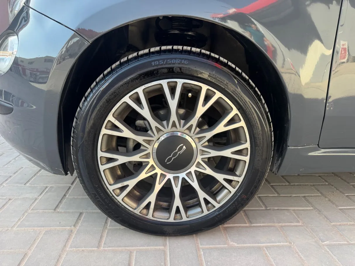 Car image 9
