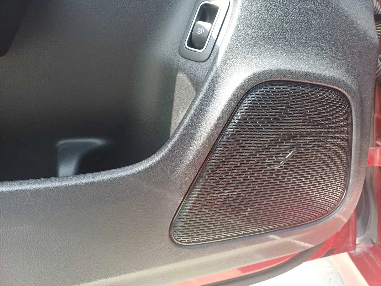 Car image 21