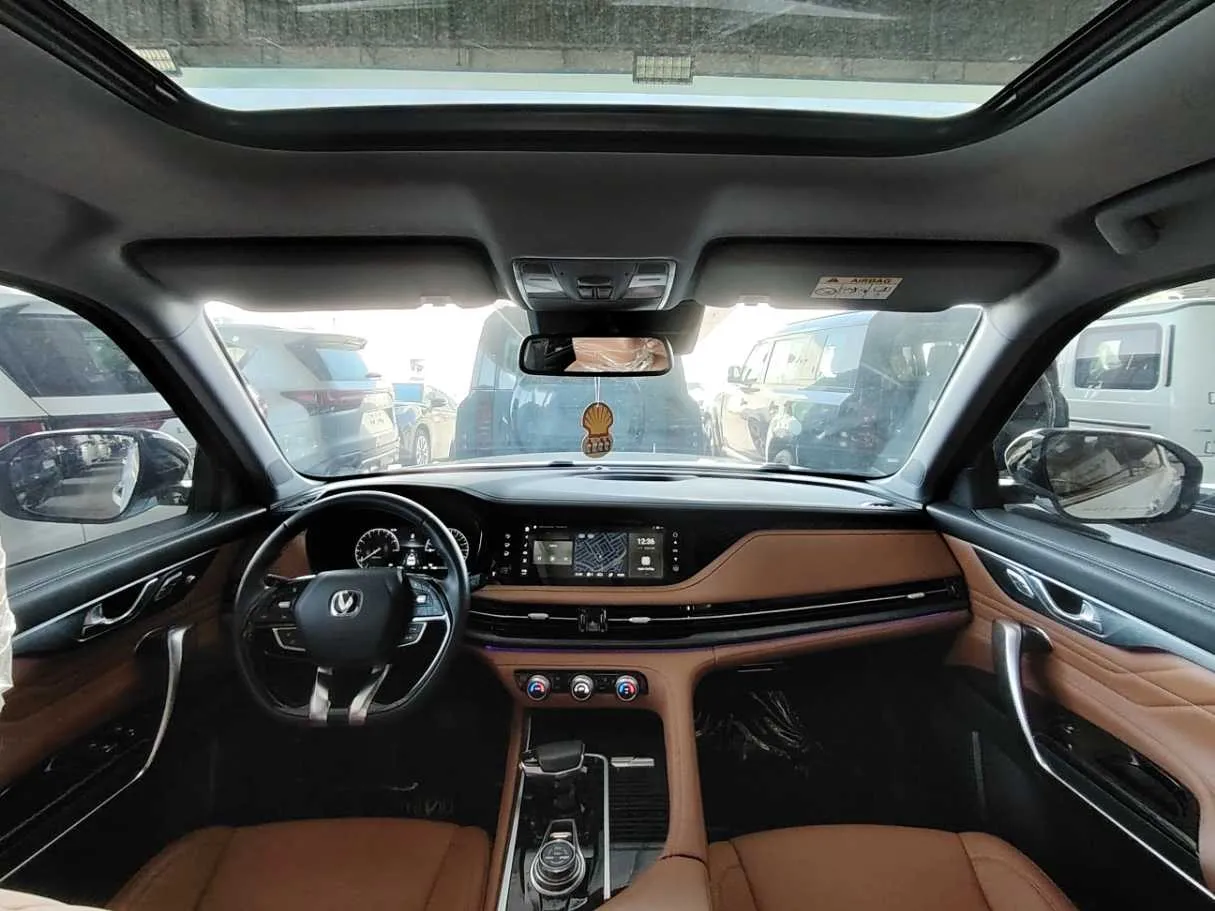 Car image 23