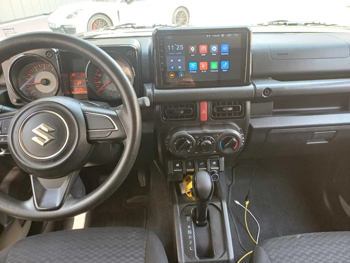 Car image 16