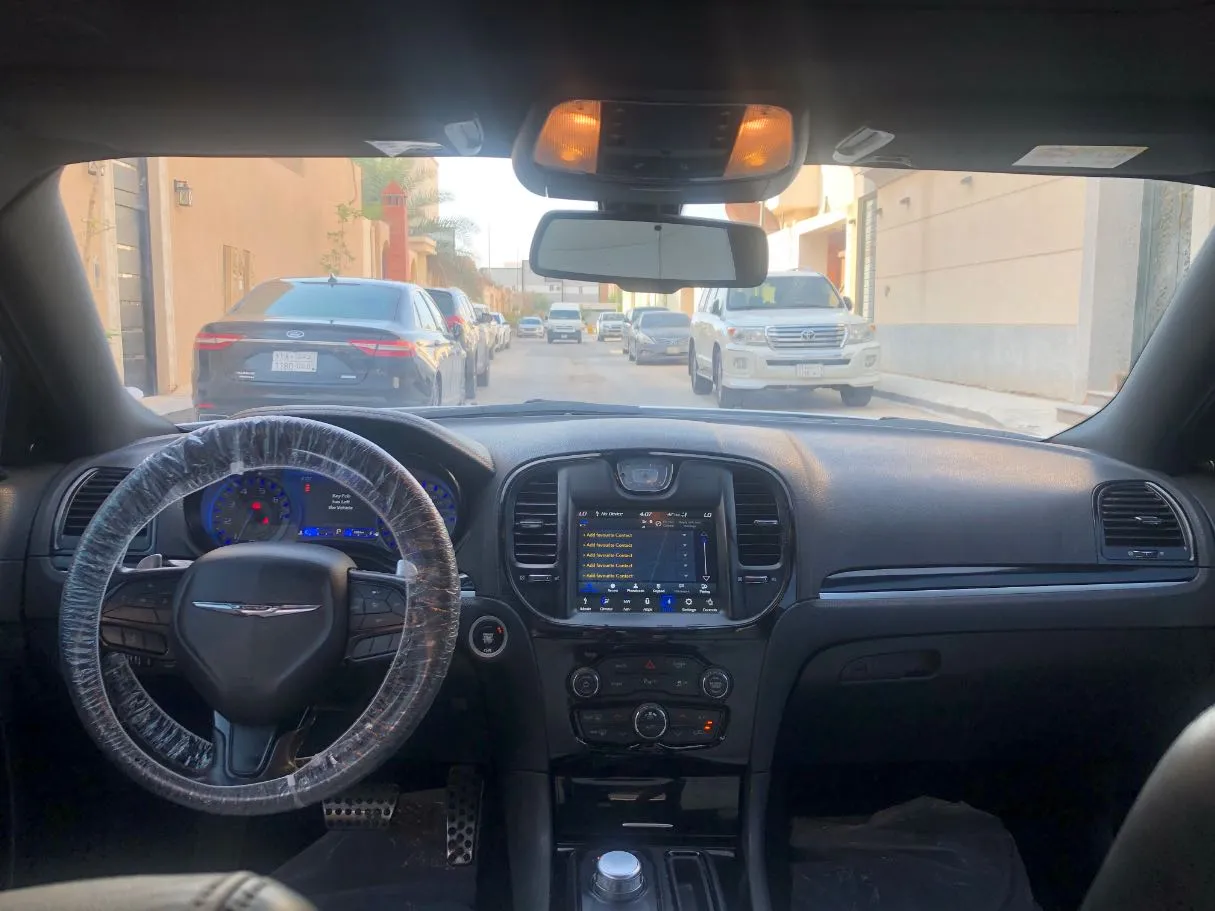Car image 15