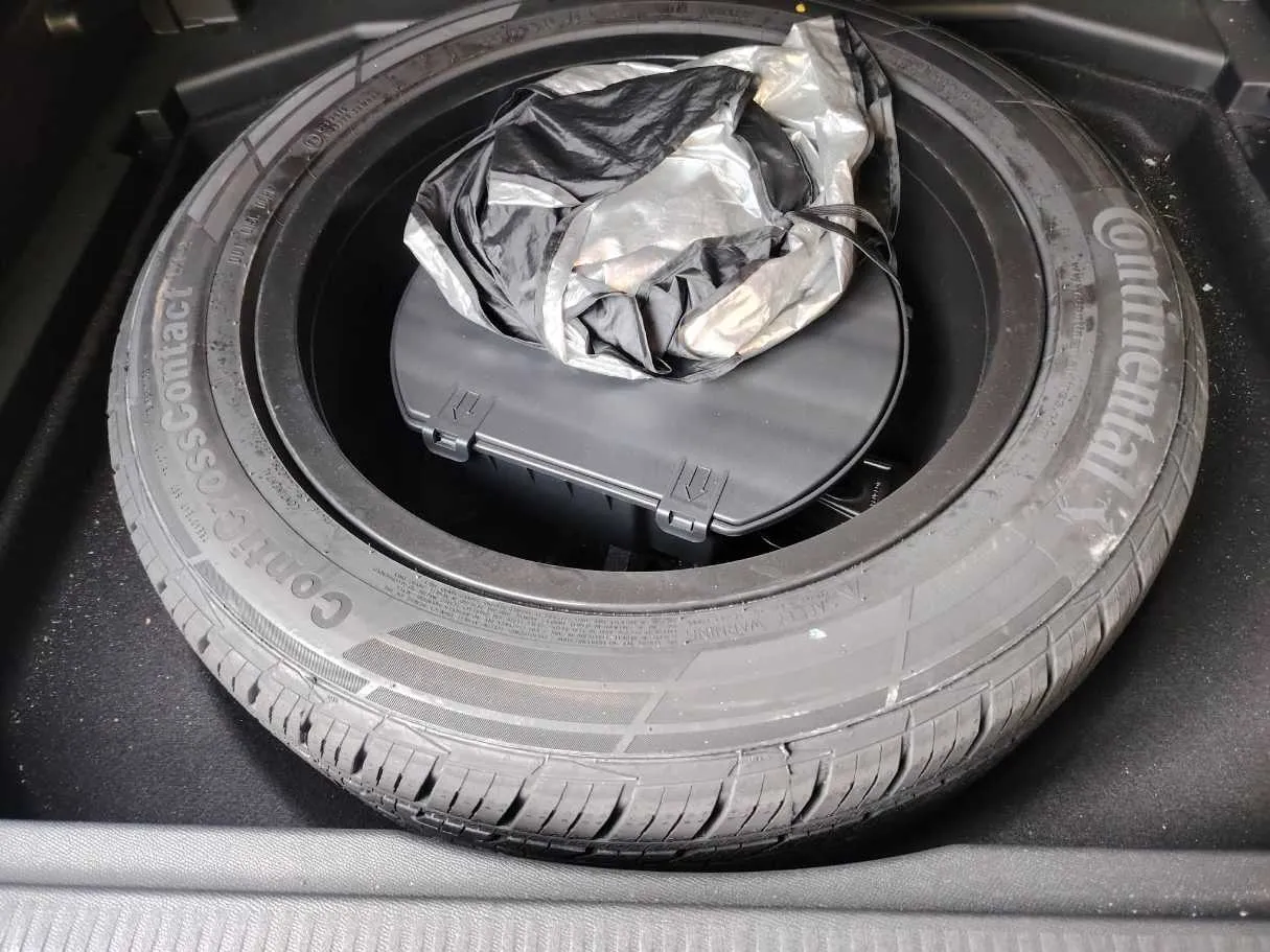 Car image 47