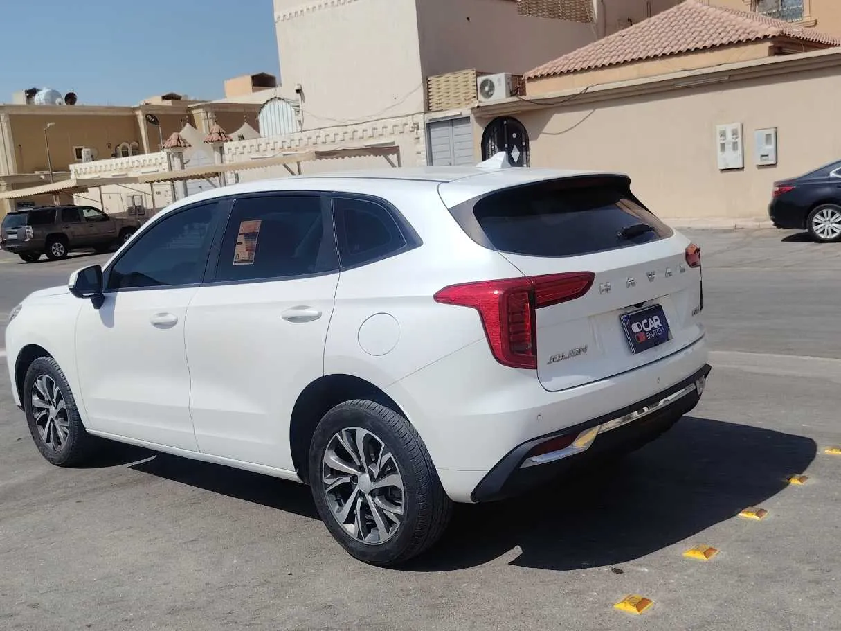 Car image 6