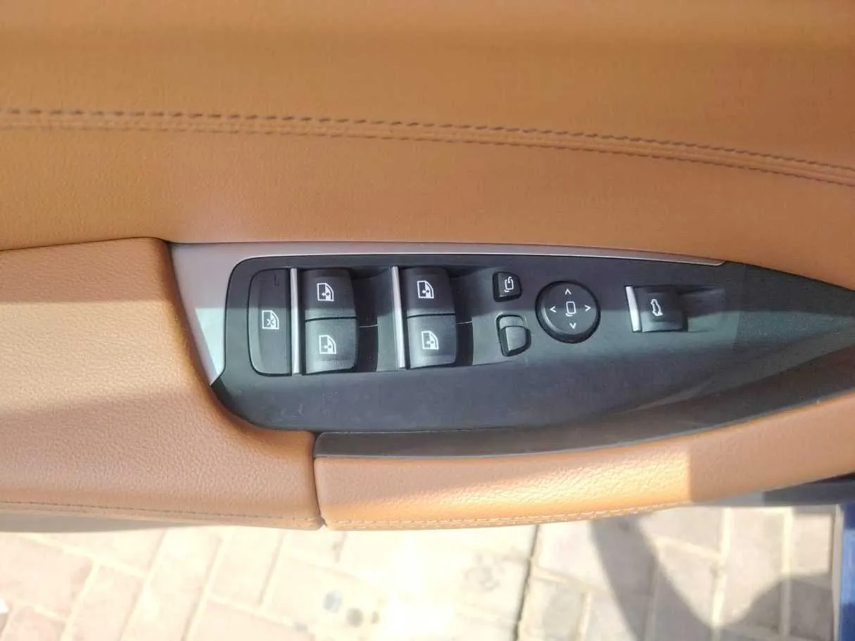 Car image 39