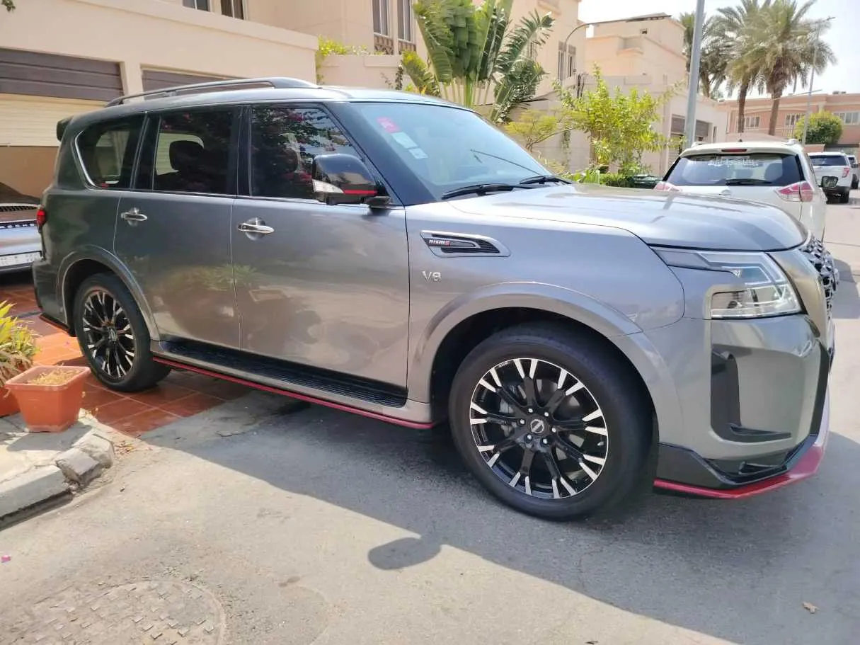 Car image 4