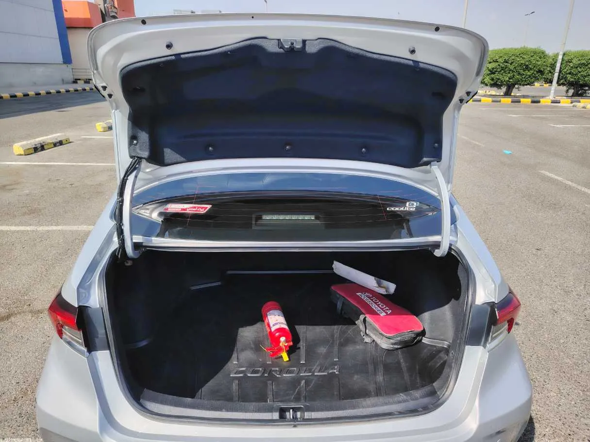 Car image 25