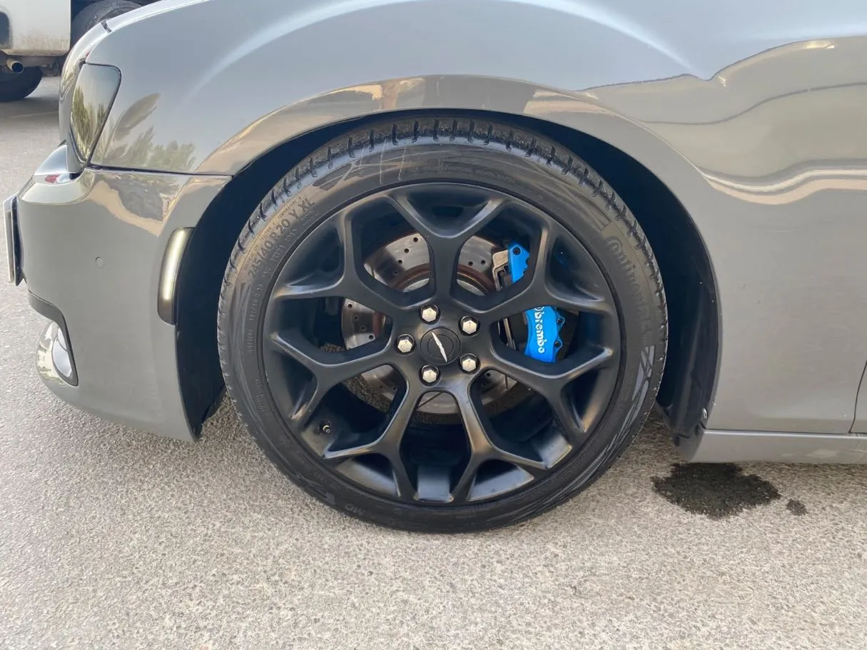 Car image 10