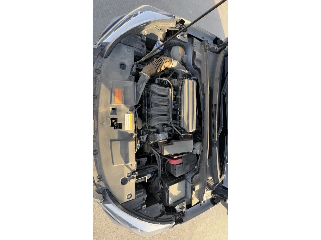 Car image 24