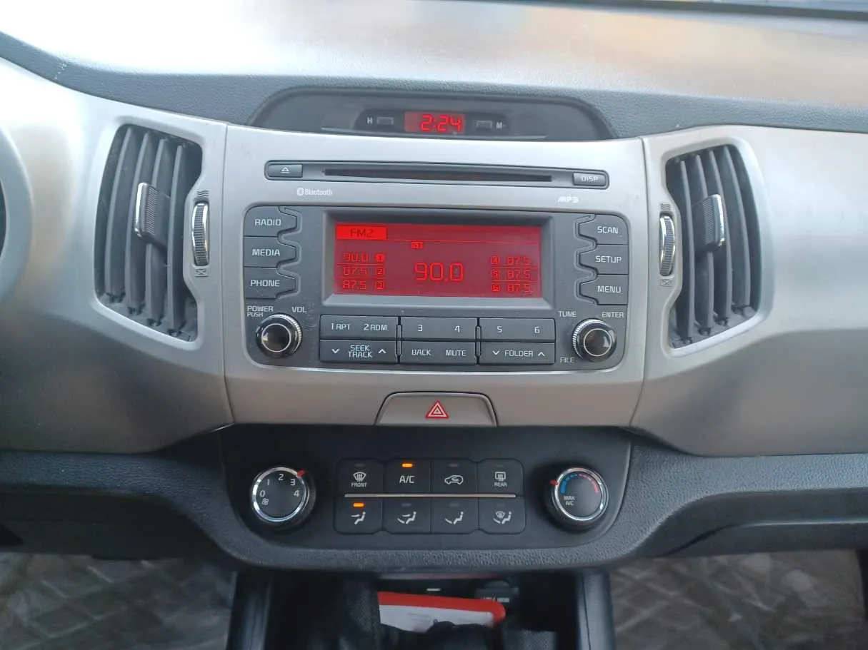 Car image 15