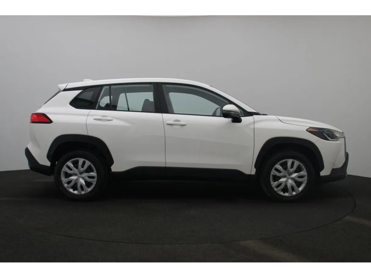 Car image 13