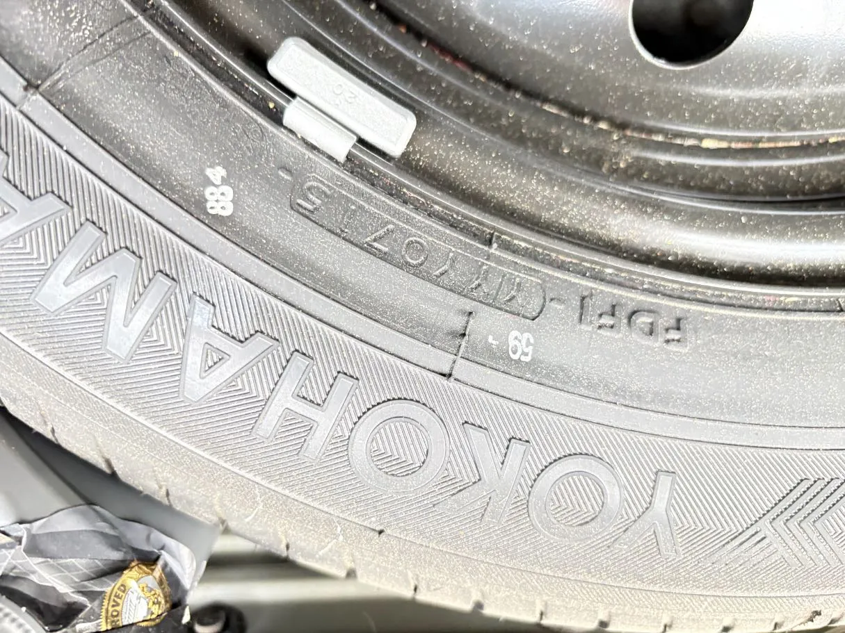 Car image 30