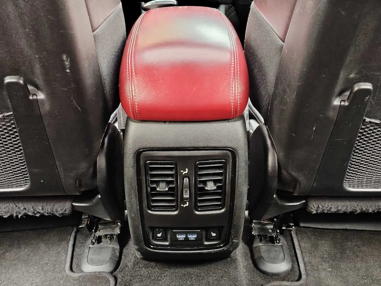 Car image 34