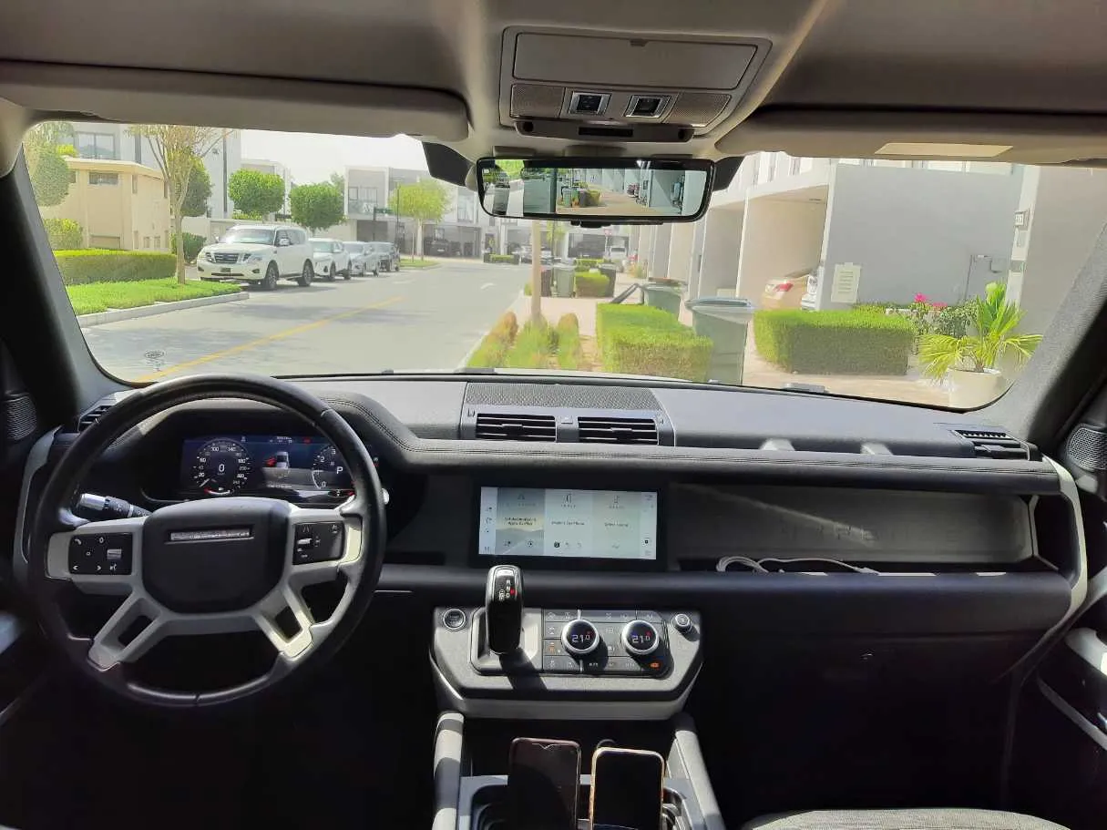 Car image 16