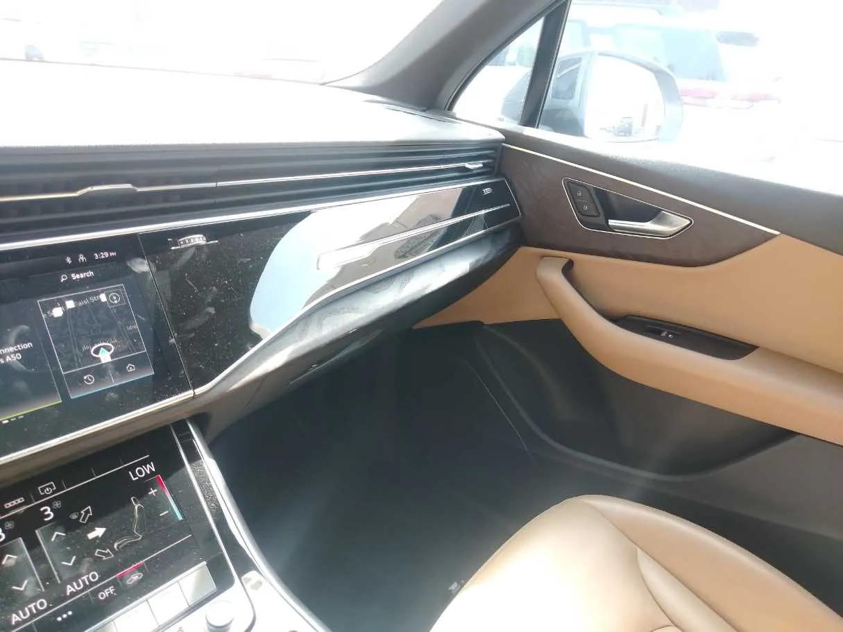 Car image 34