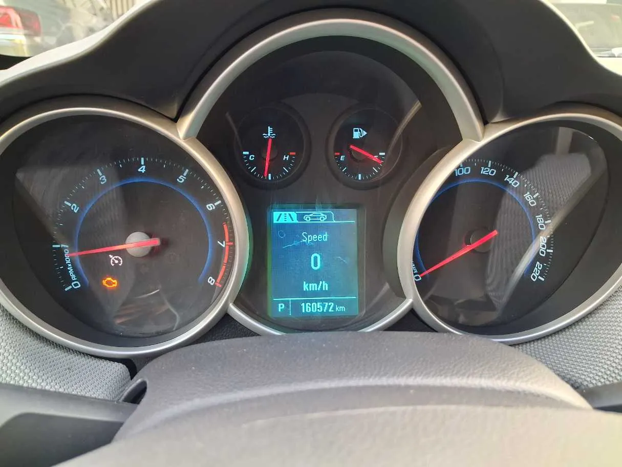 Car image 19