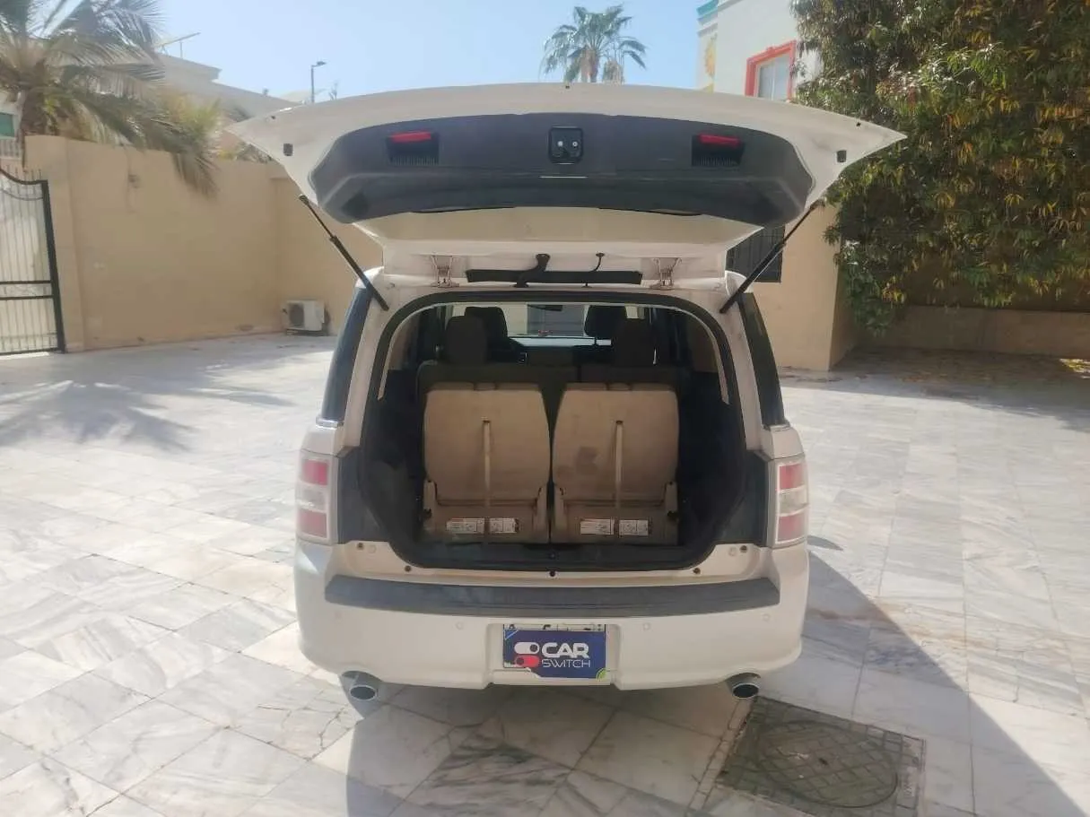 Car image 29
