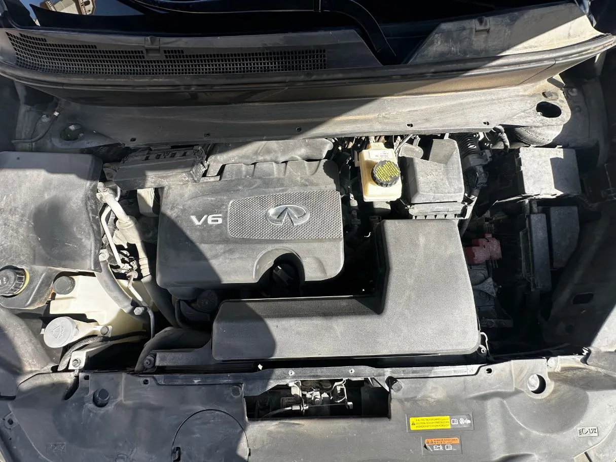 Car image 30
