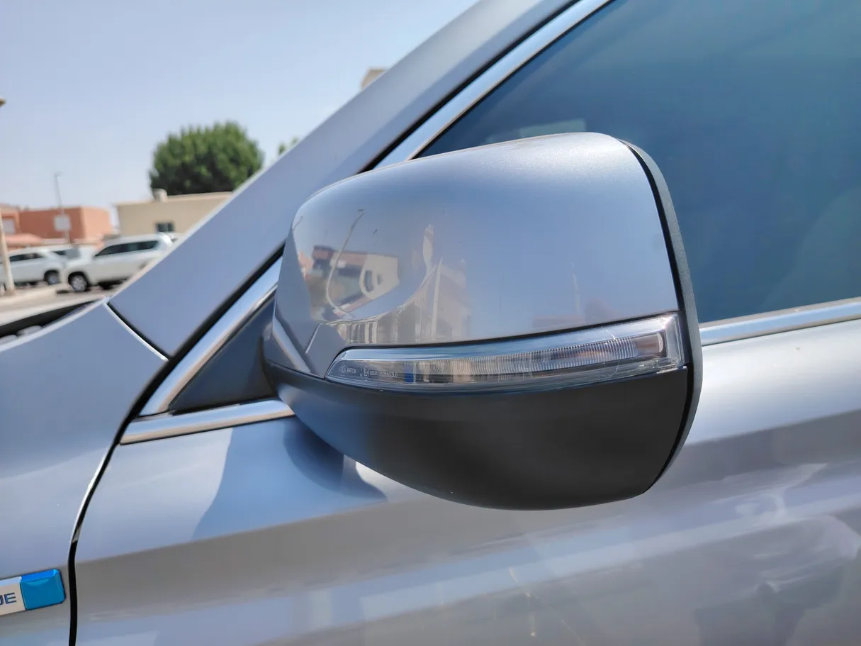Car image 32