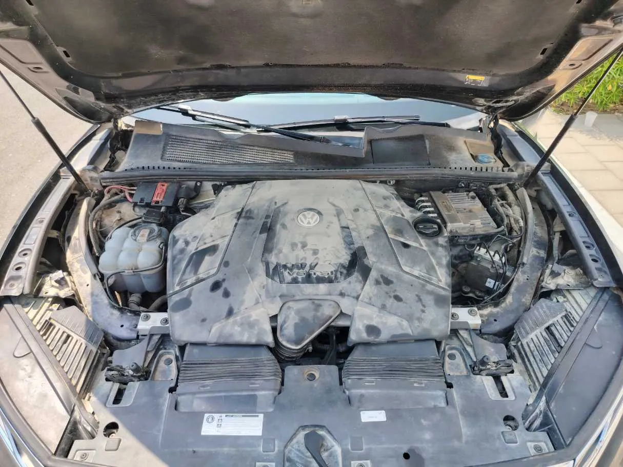 Car image 42
