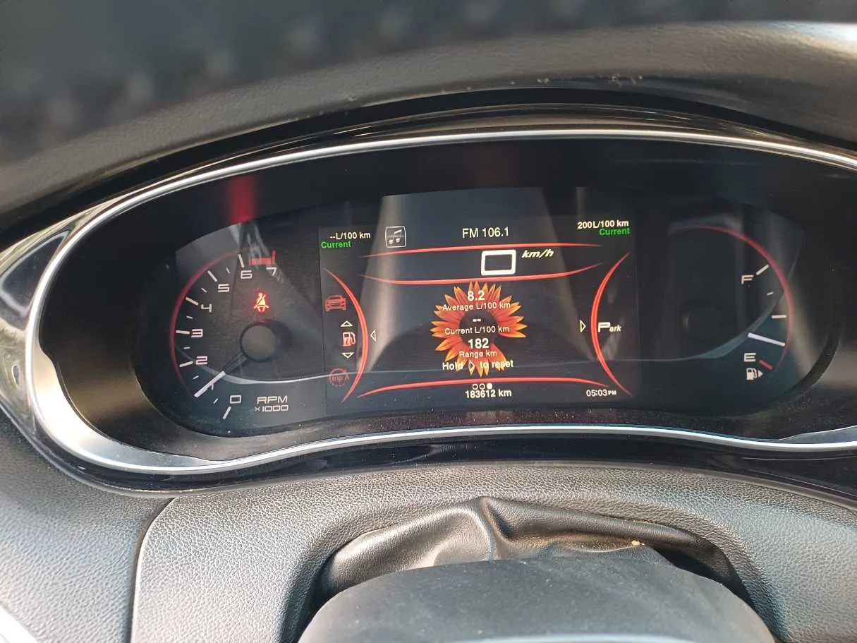 Car image 19