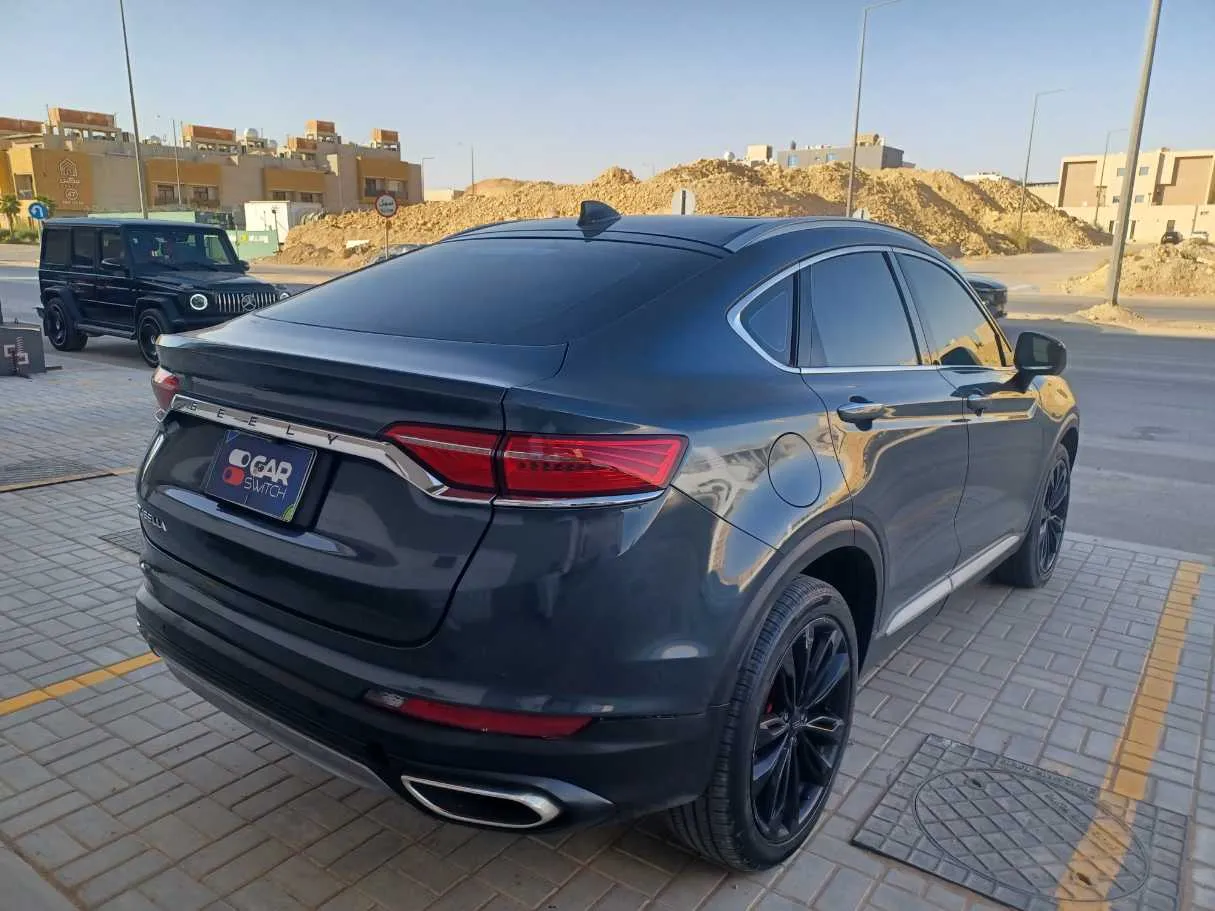 Car image 5