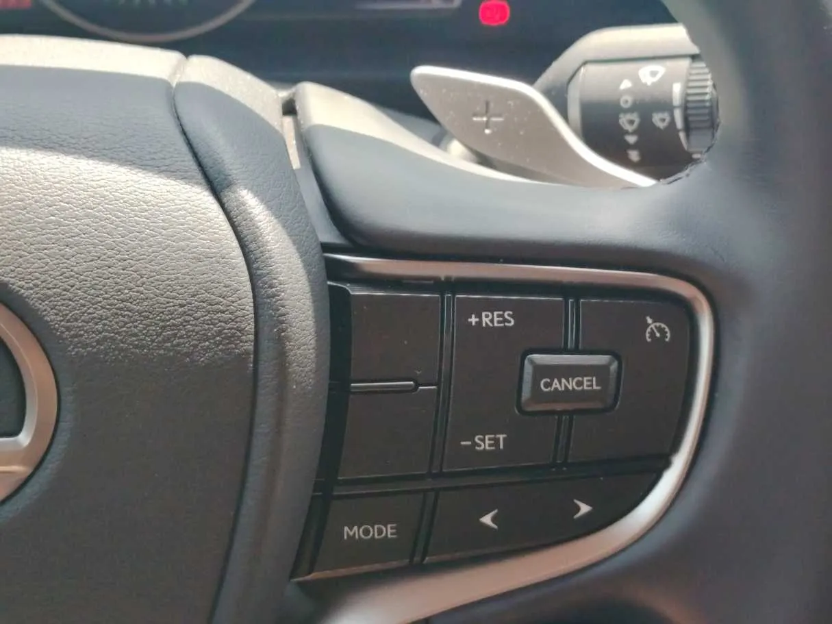 Car image 27