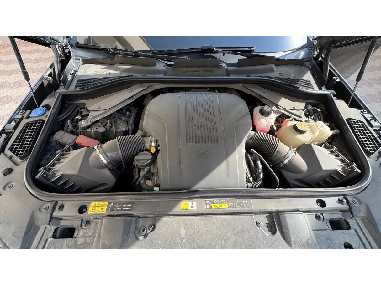 Car image 30