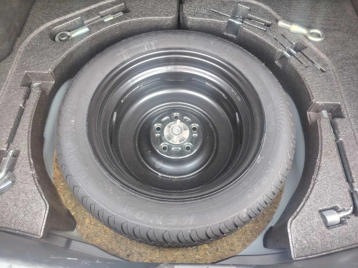 Car image 29