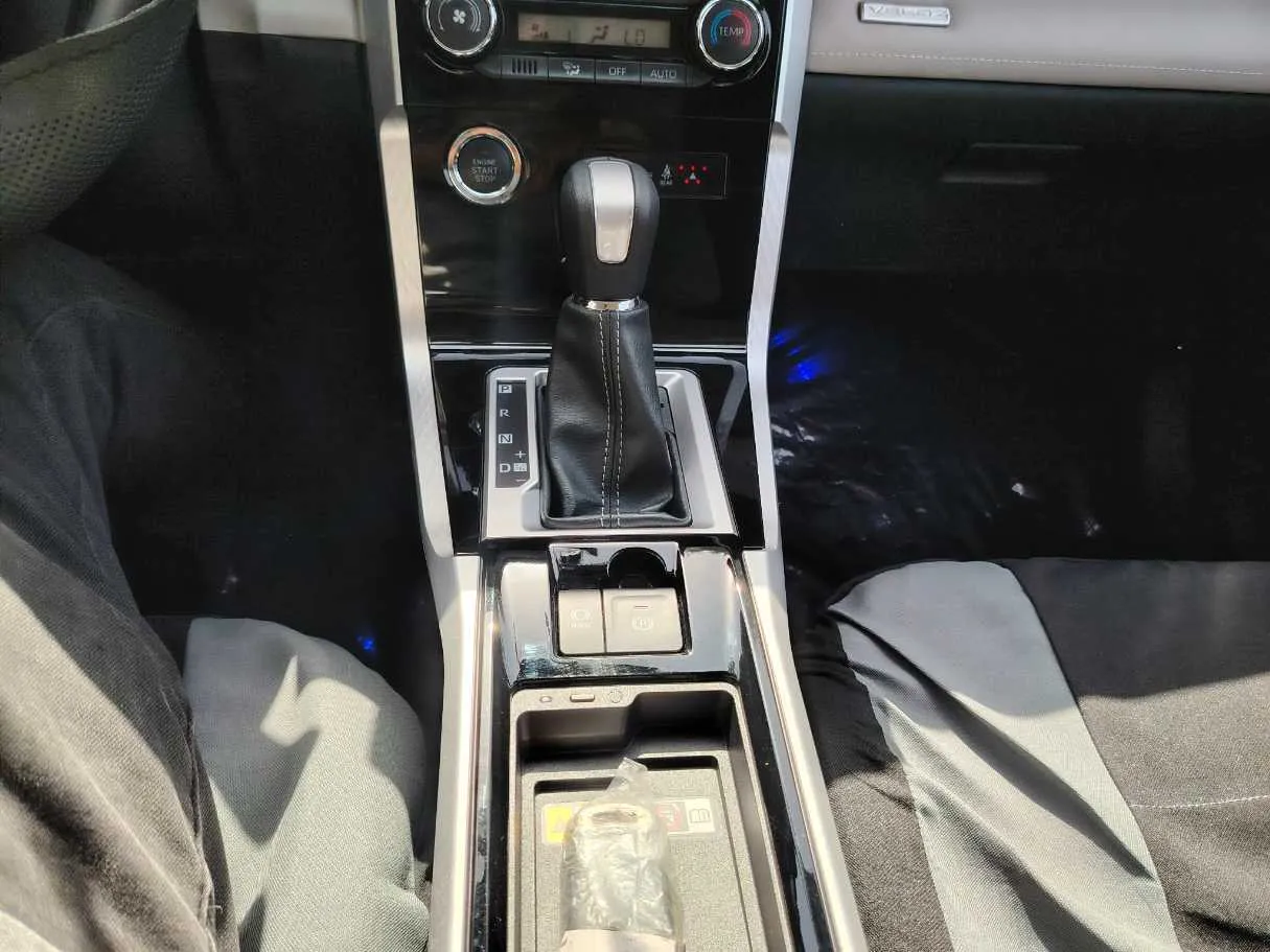 Car image 24