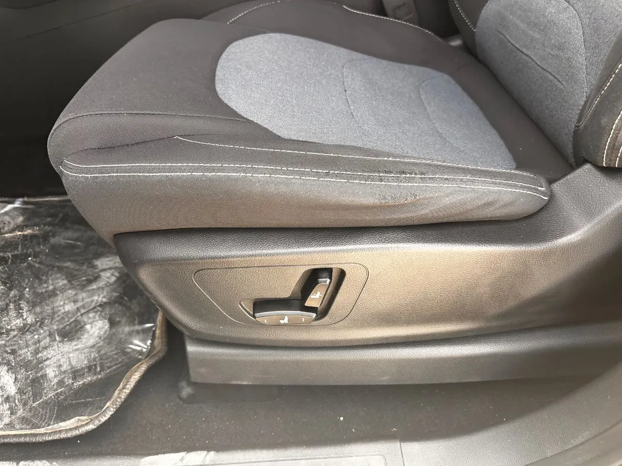 Car image 29