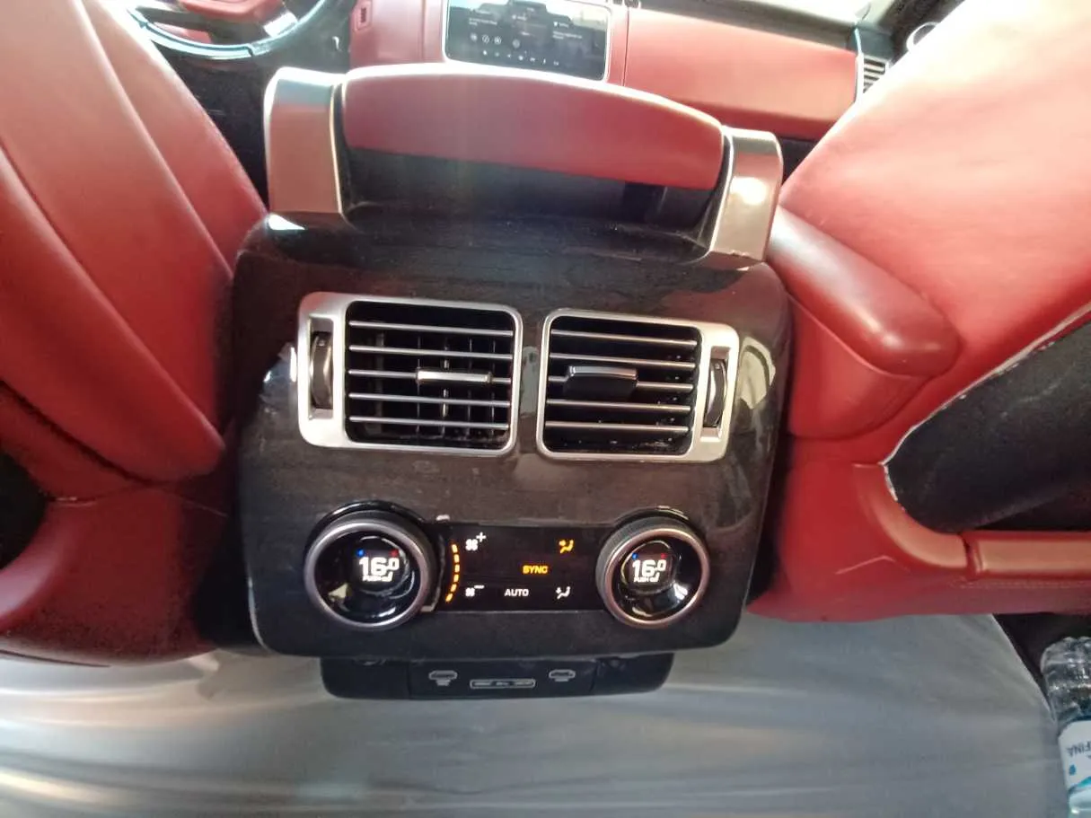 Car image 24