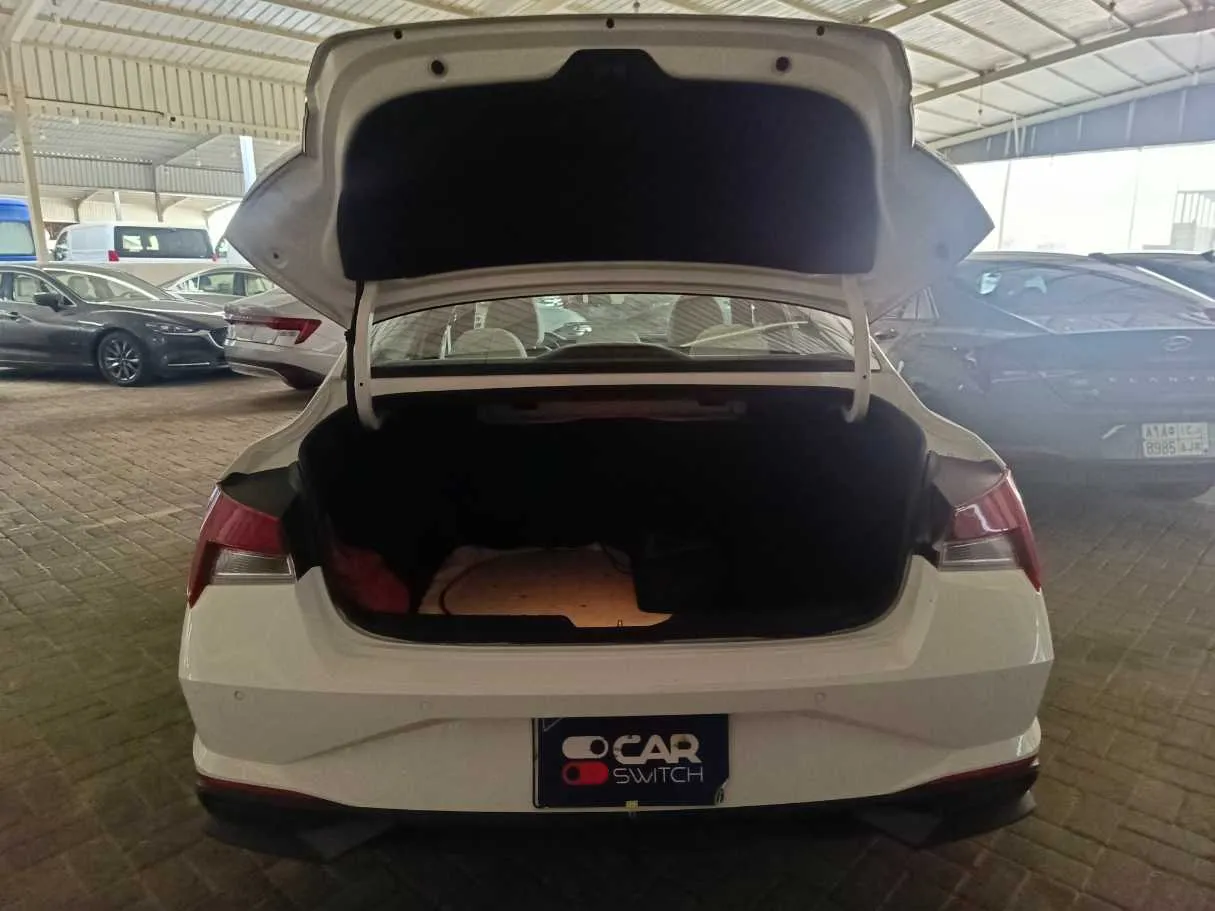 Car image 23