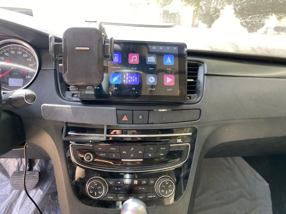 Car image 16