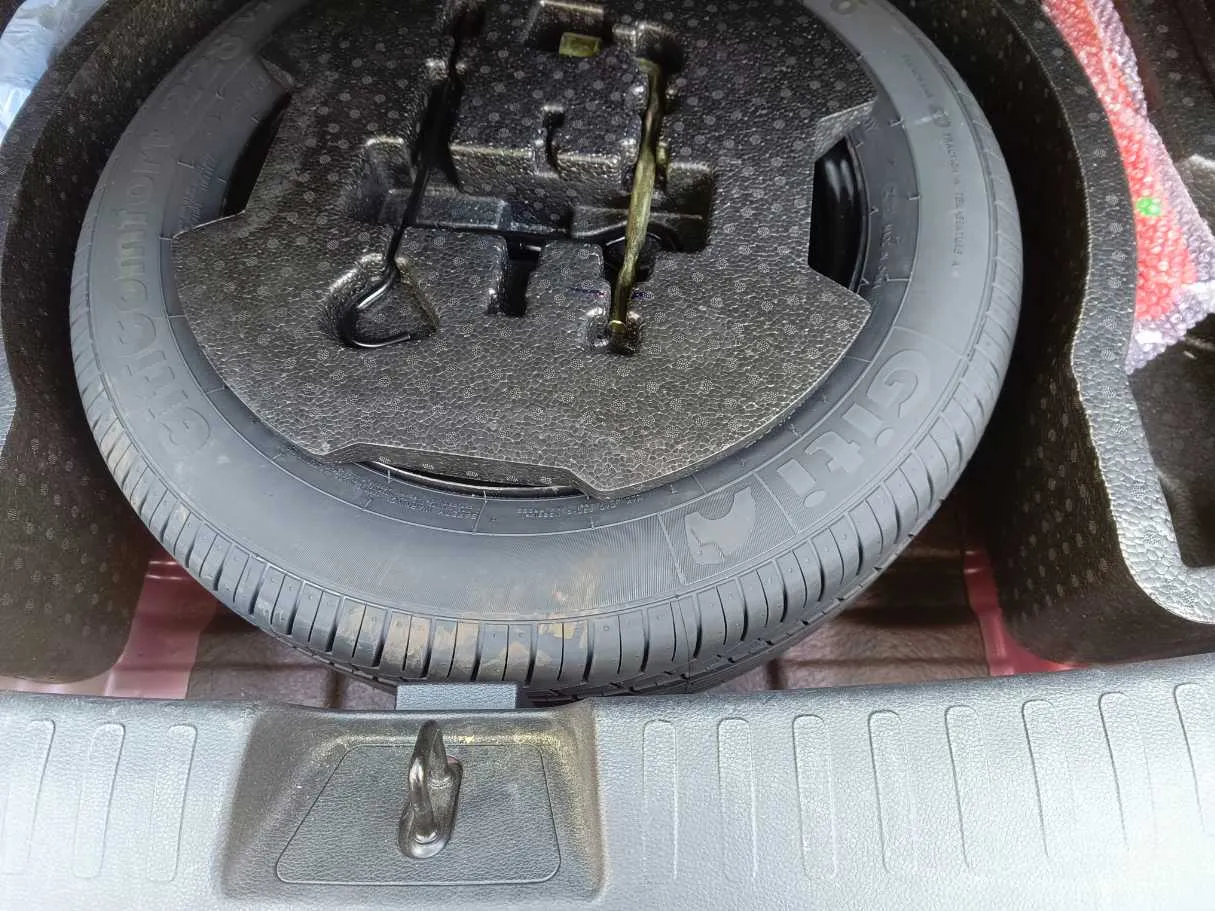 Car image 31