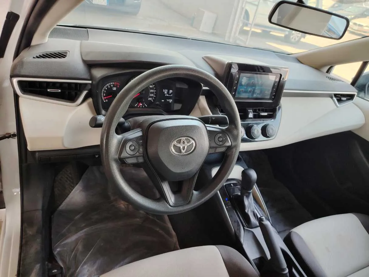 Car image 13