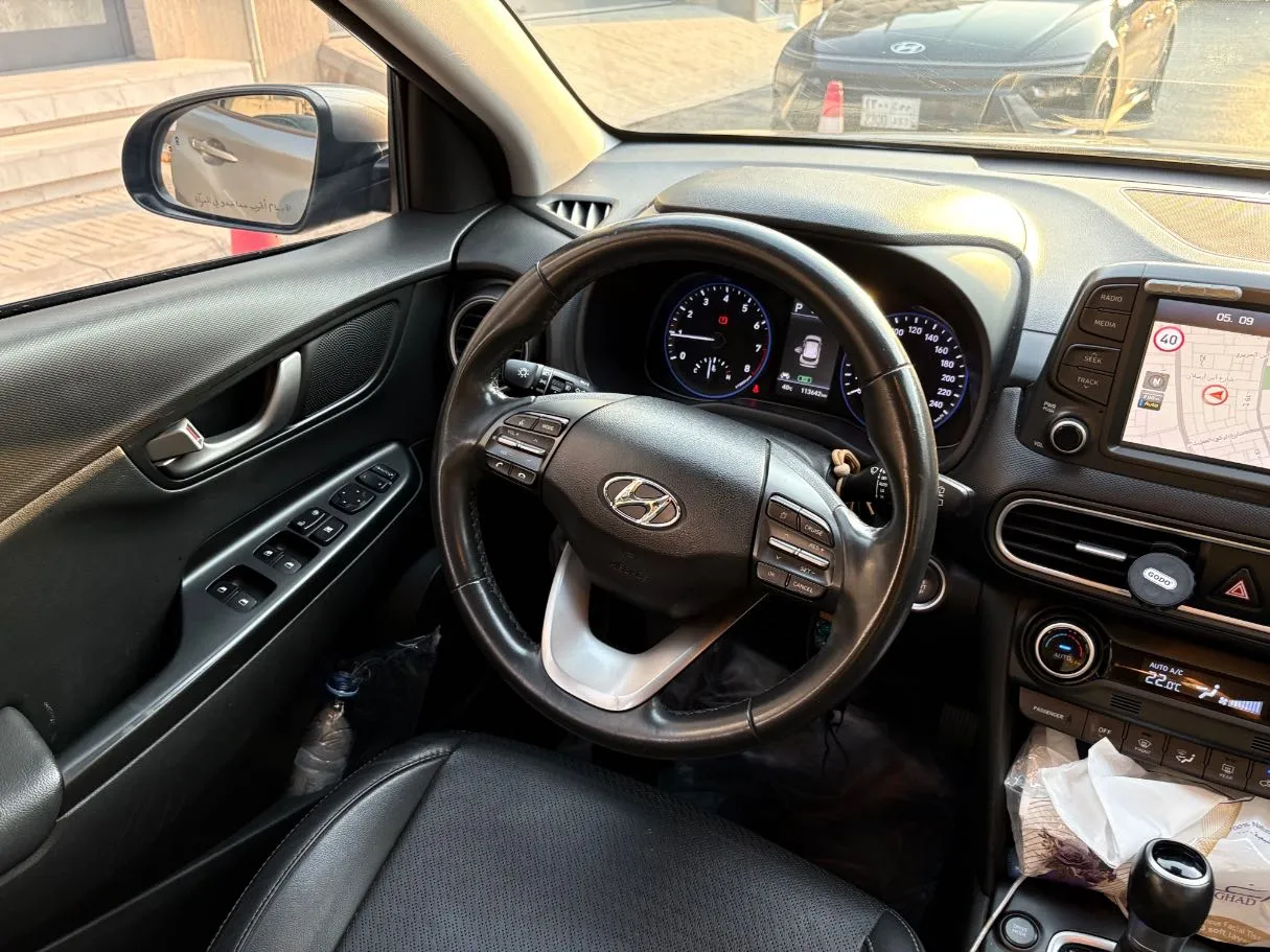 Car image 24